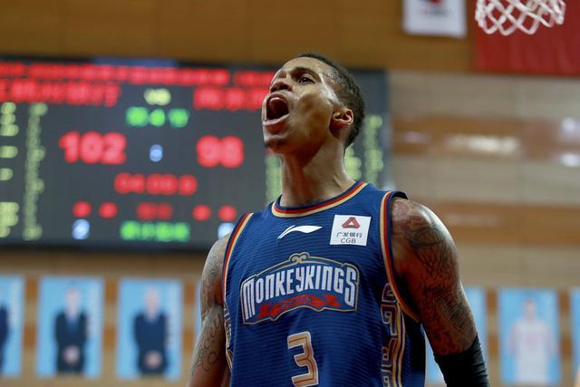 男篮集训名单调整：曾凡博贺希宁余嘉豪离队