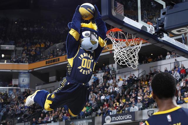 范子铭15+9曾凡博11分 首钢5人上双击败宁波